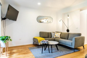 Luxury spacious 2 Bedroom Fitzroy Apartment